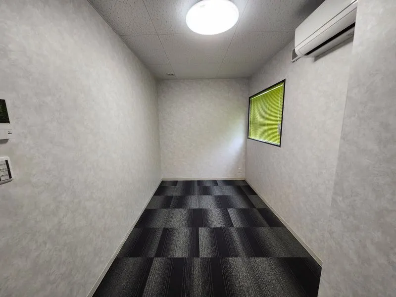 303号室 少し広めで用途多彩、事務所・塾等